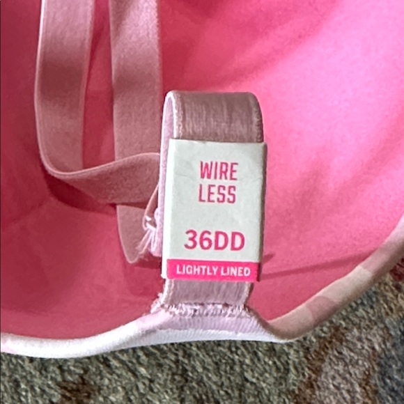 Victorias Secret Pink Wireless Camo Sports Bra, New with Tags - Picture 3 of 7